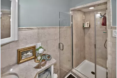 8755 N Pelham Pkwy, Bayside, WI 53217 - Photo 18