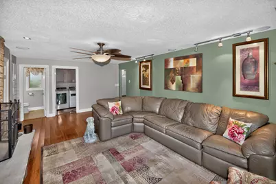 8755 N Pelham Pkwy, Bayside, WI 53217 - Photo 26