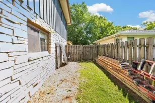 8755 N Pelham Pkwy, Bayside, WI 53217 - Photo 38