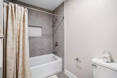 802 S 92nd St, West Allis, WI 53214 - Photo 8