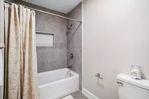 802 S 92nd St, West Allis, WI 53214 - Photo 8