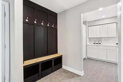 802 S 92nd St, West Allis, WI 53214 - Photo 6