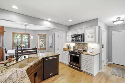 1323  Spinnaker Dr, Port Washington, WI 53074 - Photo 12