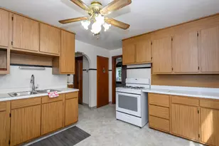 2209 S 63rd St, West Allis, WI 53219 - Photo 8