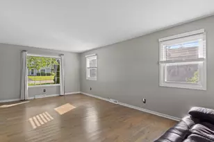 N78W15498 Old Gate Rd, Menomonee Falls, WI 53051 - Photo 14