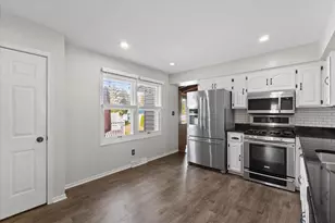 N78W15498 Old Gate Rd, Menomonee Falls, WI 53051 - Photo 8