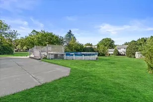 N78W15498 Old Gate Rd, Menomonee Falls, WI 53051 - Photo 34