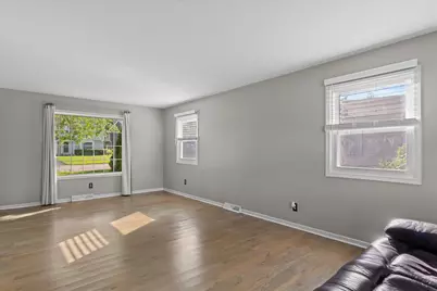 N78W15498  Old Gate Rd, Menomonee Falls, WI 53051 - Photo 18