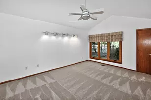 2415 Walnut Grove Ct, Brookfield, WI 53005 - Photo 16