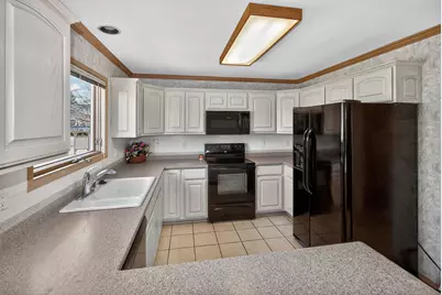 2415  Walnut Grove Ct #B, Brookfield, WI 53005 - Photo 14