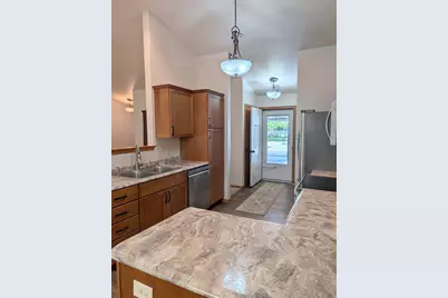 2645  Havenwood Dr #C, Oshkosh, WI 54904 - Photo 8