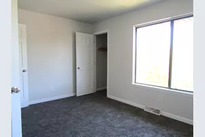 1429  Oakes Rd #12, Racine, WI 53406 - Photo 10
