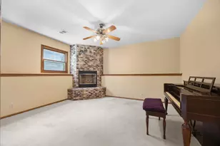 1426 Sunnydale Cir, West Bend, WI 53090 - Photo 30