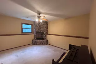 1426 Sunnydale Cir, West Bend, WI 53090 - Photo 6