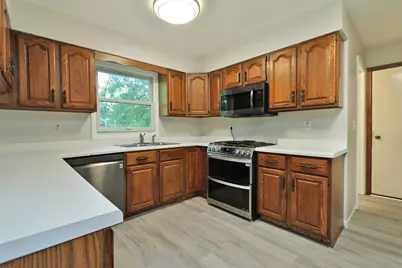4600  Springbrook Rd, Pleasant Prairie, WI 53158 - Photo 8