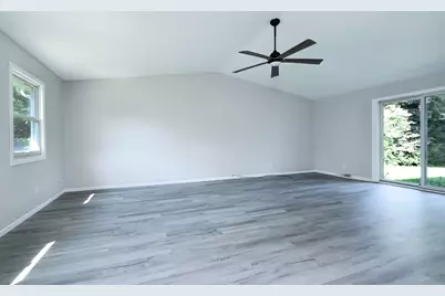 4600  Springbrook Rd, Pleasant Prairie, WI 53158 - Photo 4
