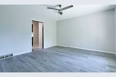 4600  Springbrook Rd, Pleasant Prairie, WI 53158 - Photo 10