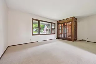 2839 Coventry Ln, Waukesha, WI 53188 - Photo 10