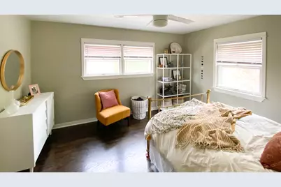 7705  Eagle St, Wauwatosa, WI 53213 - Photo 8