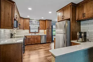 1118 Dogwood Ln, Waukesha, WI 53189 - Photo 4