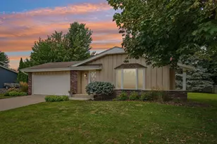 1118 Dogwood Ln, Waukesha, WI 53189 - Photo 1