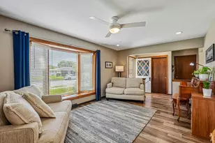 1118 Dogwood Ln, Waukesha, WI 53189 - Photo 6