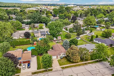 1118  Dogwood Ln, Waukesha, WI 53189 - Photo 50