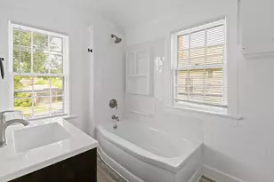 2465 W Congress St, Milwaukee, WI 53209 - Photo 14