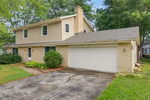 2721 Minot Ln, Waukesha, WI 53188 - Photo 2