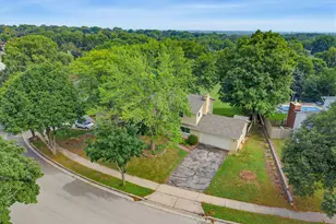 2721 Minot Ln, Waukesha, WI 53188 - Photo 36