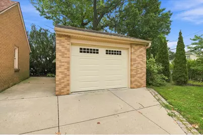 427 E Van Norman Ave, Milwaukee, WI 53207 - Photo 32