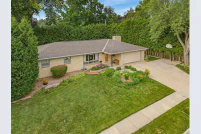 1606 N Pine St, Grafton, WI 53024 - Photo 34