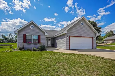 524  Parkview Dr, Johnson Creek, WI 53038 - Photo 2