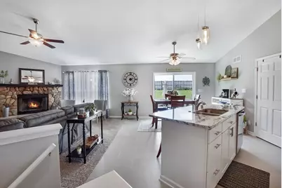 524  Parkview Dr, Johnson Creek, WI 53038 - Photo 4