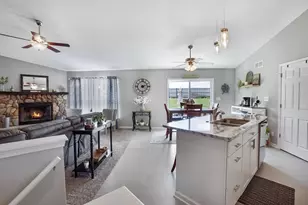 524 Parkview Dr, Johnson Creek, WI 53038 - Photo 4