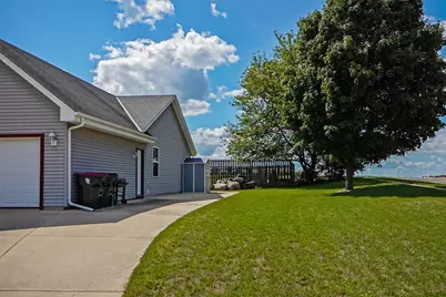 524  Parkview Dr, Johnson Creek, WI 53038 - Photo 32