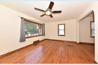 3724 N 49th St, Milwaukee, WI 53216 - Photo 8