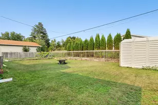 1217 S 25th St, Manitowoc, WI 54220 - Photo 24