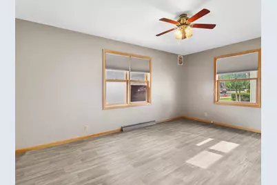 1217 S 25th St, Manitowoc, WI 54220 - Photo 16