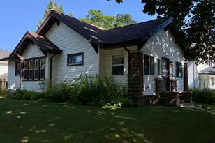 1002 N 16th St, Manitowoc, WI 54220 - Photo 2