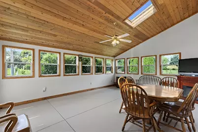 4008  Mallard Ln, Racine, WI 53405 - Photo 4