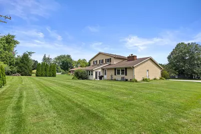 4008  Mallard Ln, Racine, WI 53405 - Photo 2