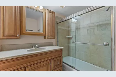 W215N10105  Hickory Dr, Germantown, WI 53017 - Photo 14