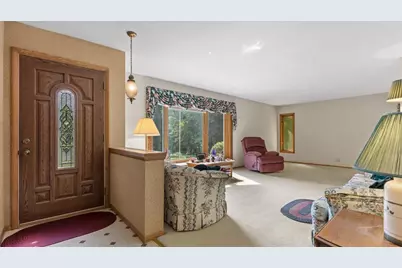 W215N10105  Hickory Dr, Germantown, WI 53017 - Photo 6