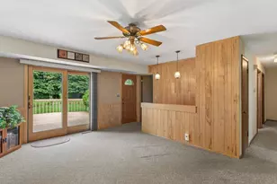 W215N10105 Hickory Dr, Germantown, WI 53017 - Photo 4