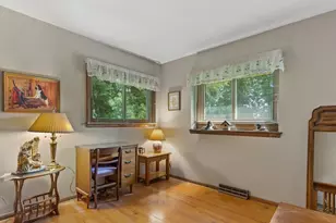 W215N10105 Hickory Dr, Germantown, WI 53017 - Photo 12
