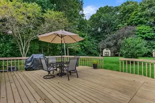 W215N10105 Hickory Dr, Germantown, WI 53017 - Photo 16