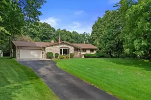 W215N10105 Hickory Dr, Germantown, WI 53017 - Photo 22