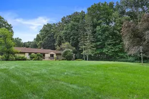W215N10105 Hickory Dr, Germantown, WI 53017 - Photo 18