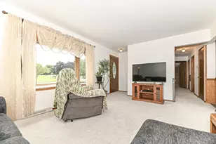 N84W14476 Menomonee Ave, Menomonee Falls, WI 53051 - Photo 4